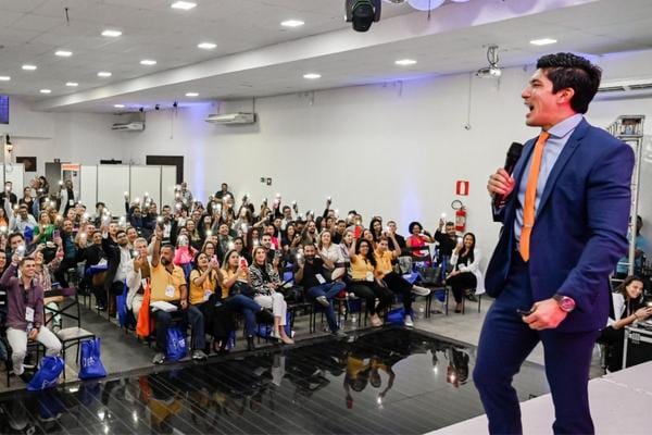 Palestrante em evento corporativo no Innovare Centro de Eventos, em Belo Horizonte